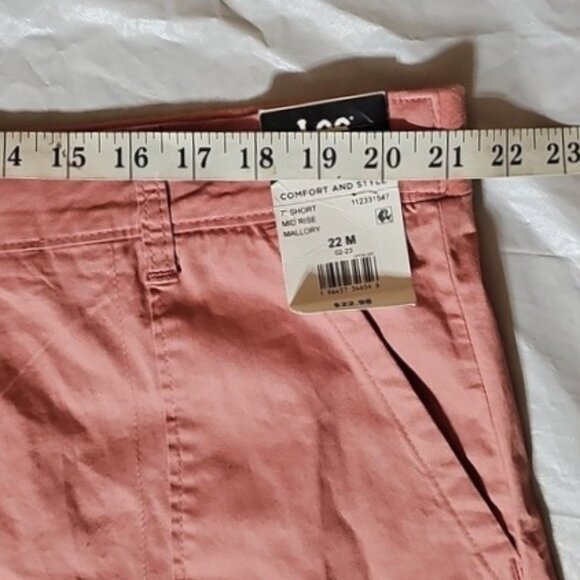 Lee Size 22 M Mallory 7” Inseam Midrise Shorts with Pockets New - Picture 11 of 12